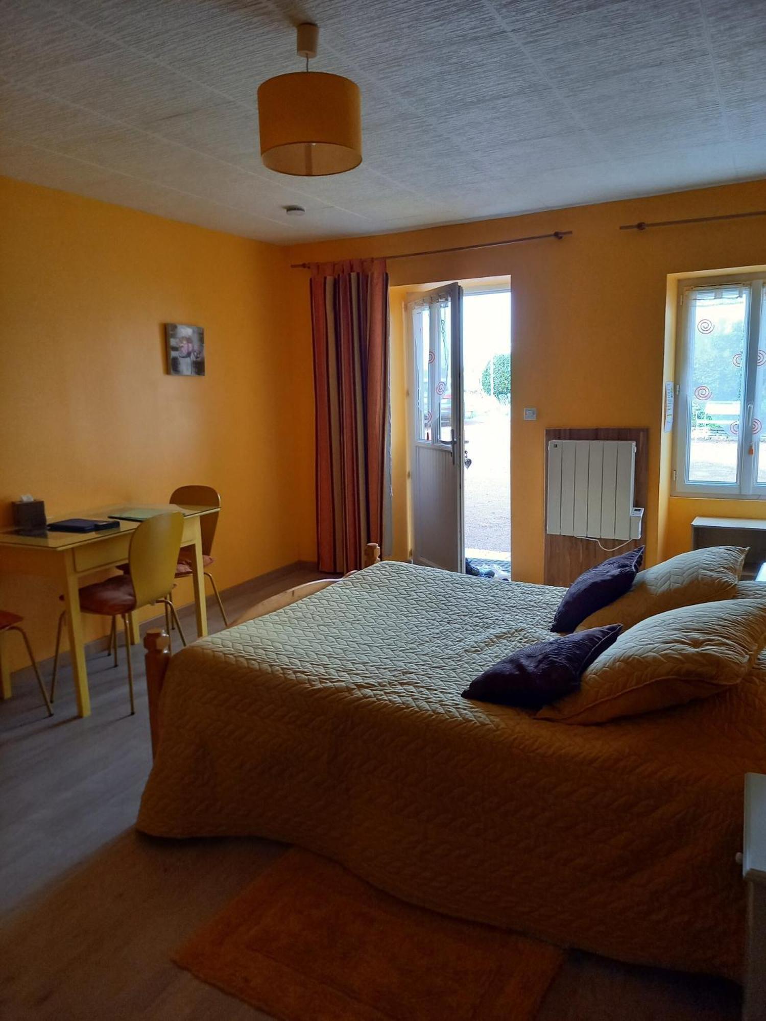 Hotel Le Logis Du Livier Saint-Georges-sur-Layon Pokoj fotografie